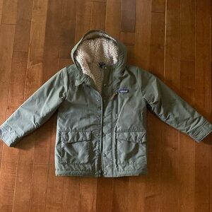 Patagonia: Boys size small winter coat